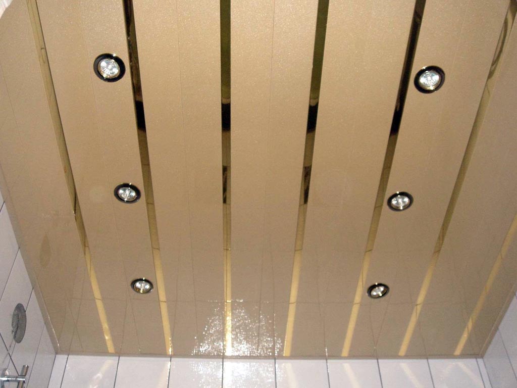 Реечный потолок для ванной